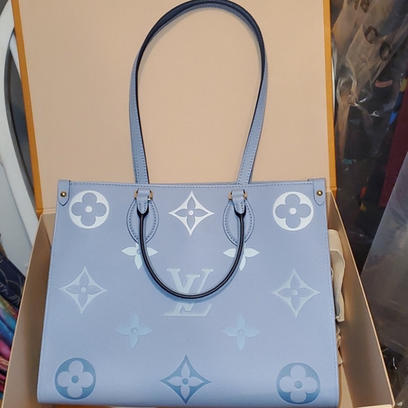 SOLD OUT Louis Vuitton ONTHEGO MM - Picture 16 of 16